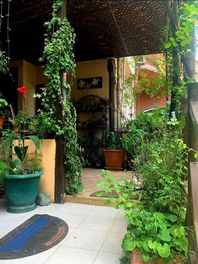 Polonia Tbilisi House Hotel ภายนอก รูปภาพ