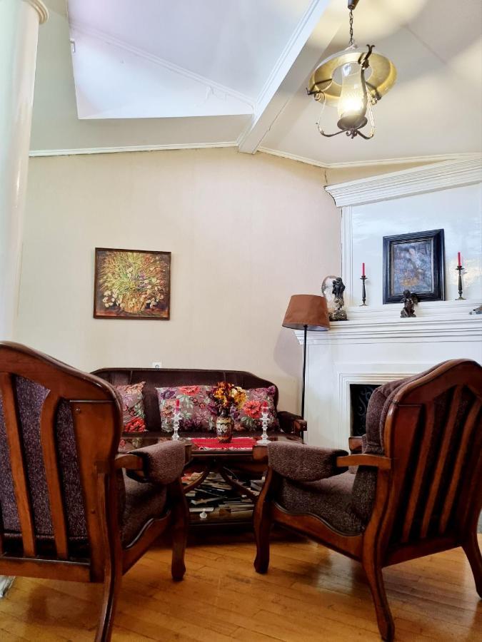 Polonia Tbilisi House Hotel ภายนอก รูปภาพ