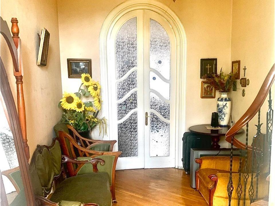 Polonia Tbilisi House Hotel ภายนอก รูปภาพ