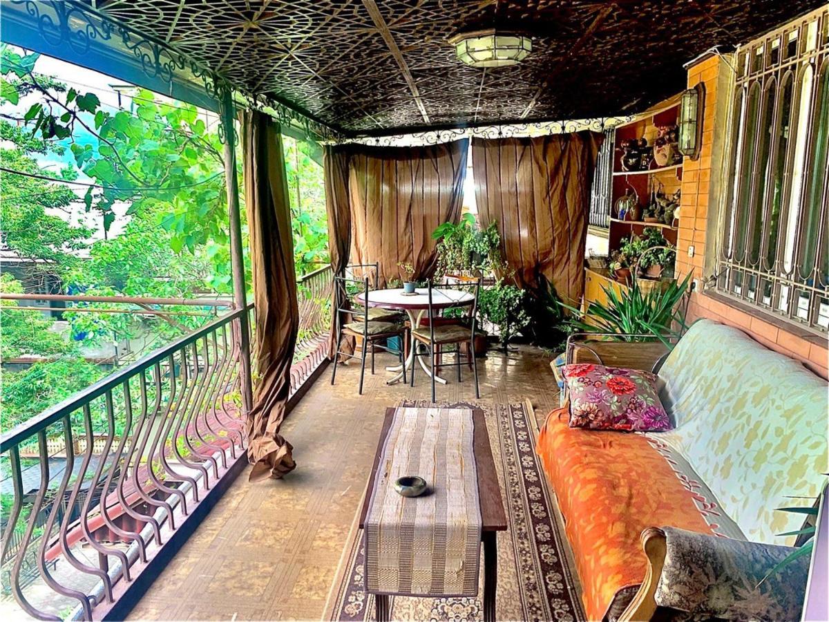 Polonia Tbilisi House Hotel ภายนอก รูปภาพ