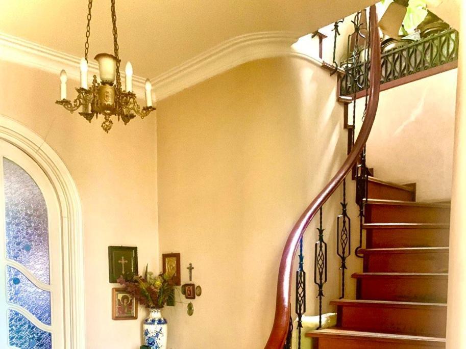 Polonia Tbilisi House Hotel ภายนอก รูปภาพ